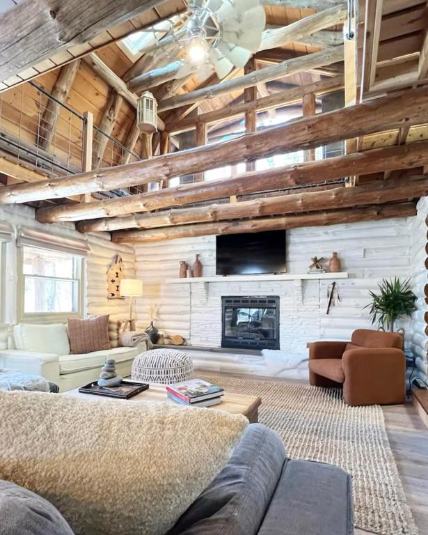 Cozy, Modern Cabin Retreat 8 min to Windham mtn, Ashland