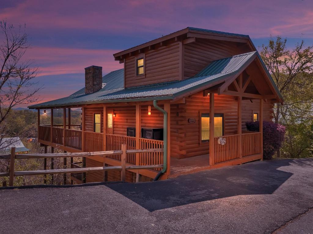 ERN860 - Cozy Bear Overlook cabin, Pigeon Forge