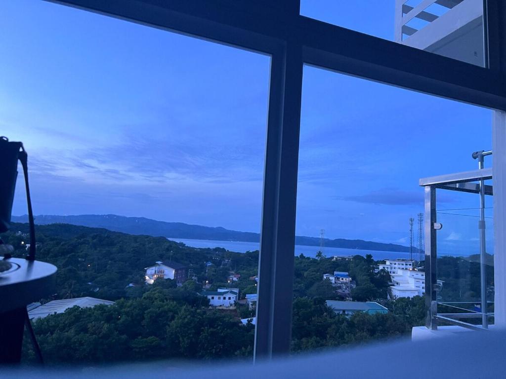 Cozy 1-BR Greenery/Ocean View Boracay Newcoast 7