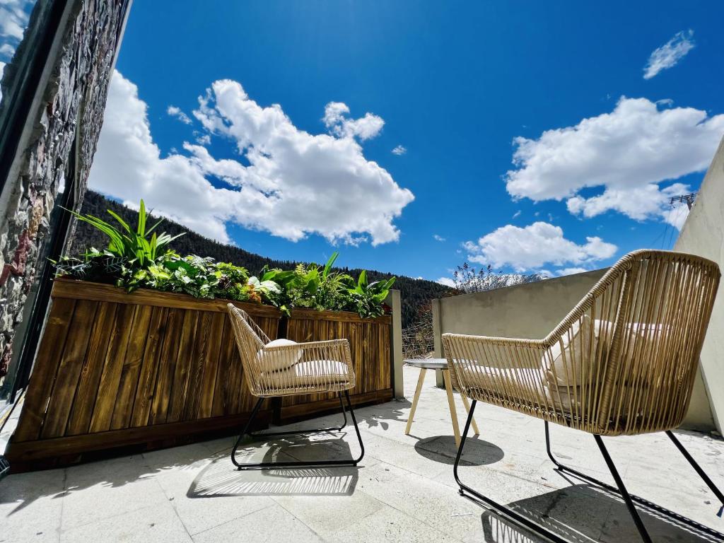 Siguniangshan Town Tingshan Wild Luxury B&B