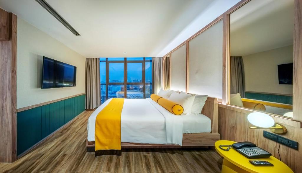 Hotel Room 4