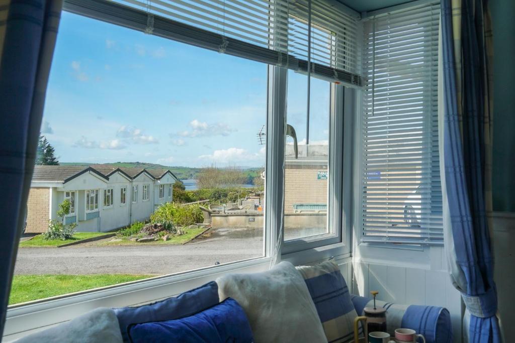 River Dart Views Bungalow, Galmpton photo 6