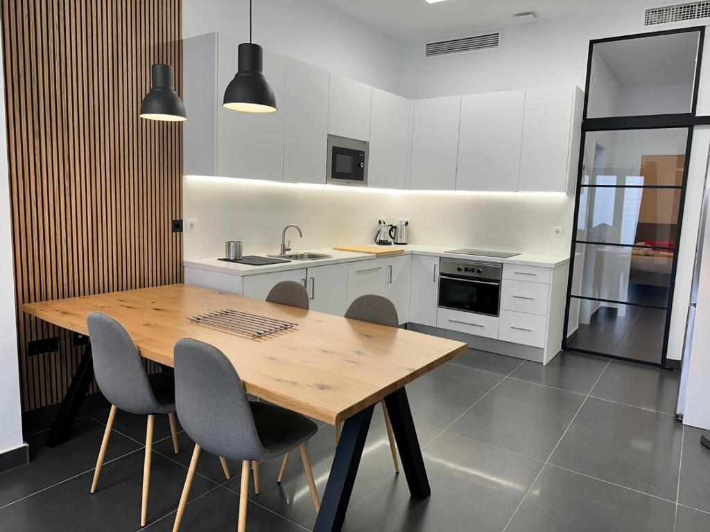 Marshall Suite, Sevilla