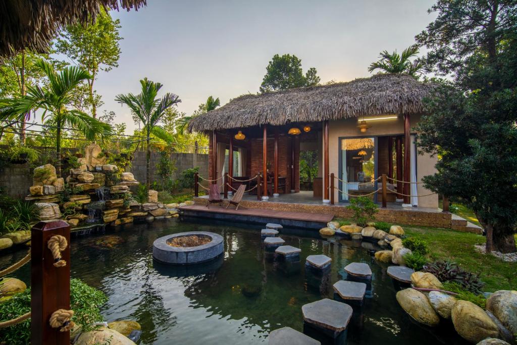 Exterior view, La Retreat in Da Nang