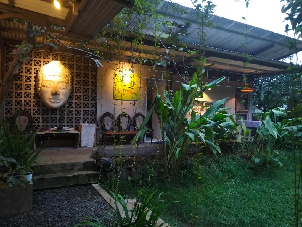 Condro Wulan Hostel