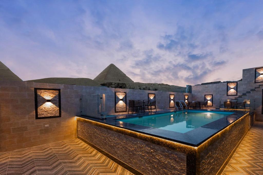 Beyond Pyramids View, Le Caire