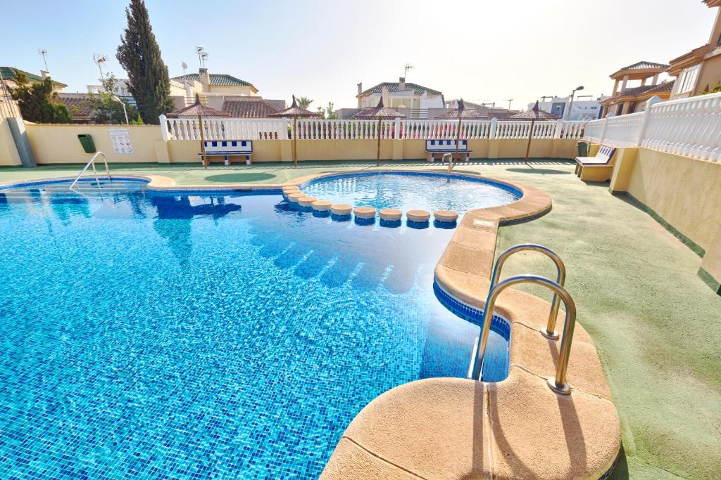 Relaxing Oasis for Digital Nomads with Pool - 4