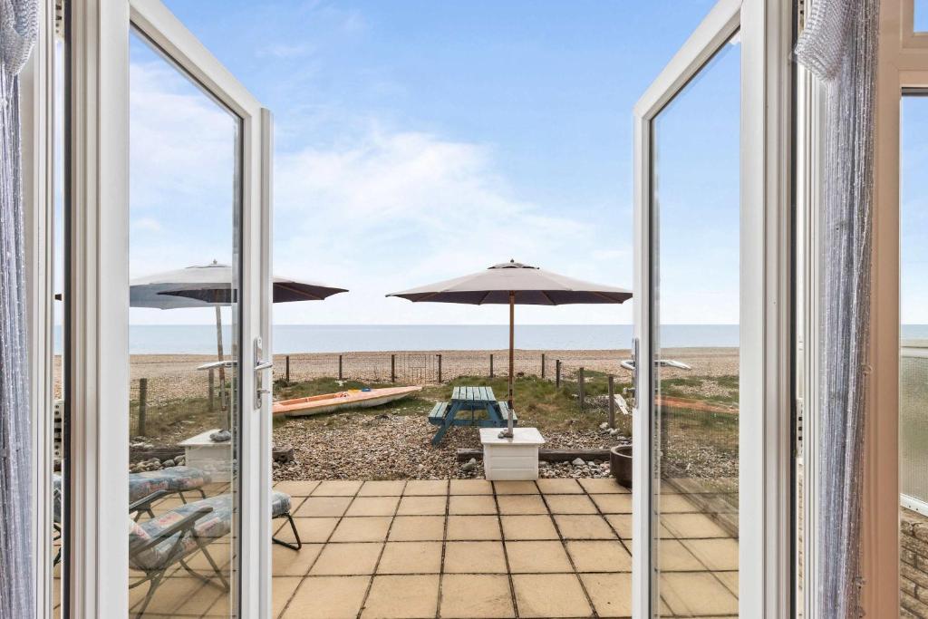 The Coastal Crab - Family-Friendly Three-Bed Beach House in Pevensey, Pevensey