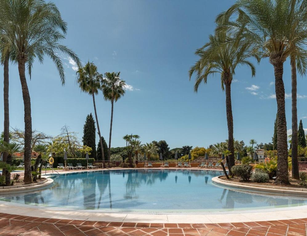 Apartment with a garden near the sea in Gran Bahía de Marbella - 1