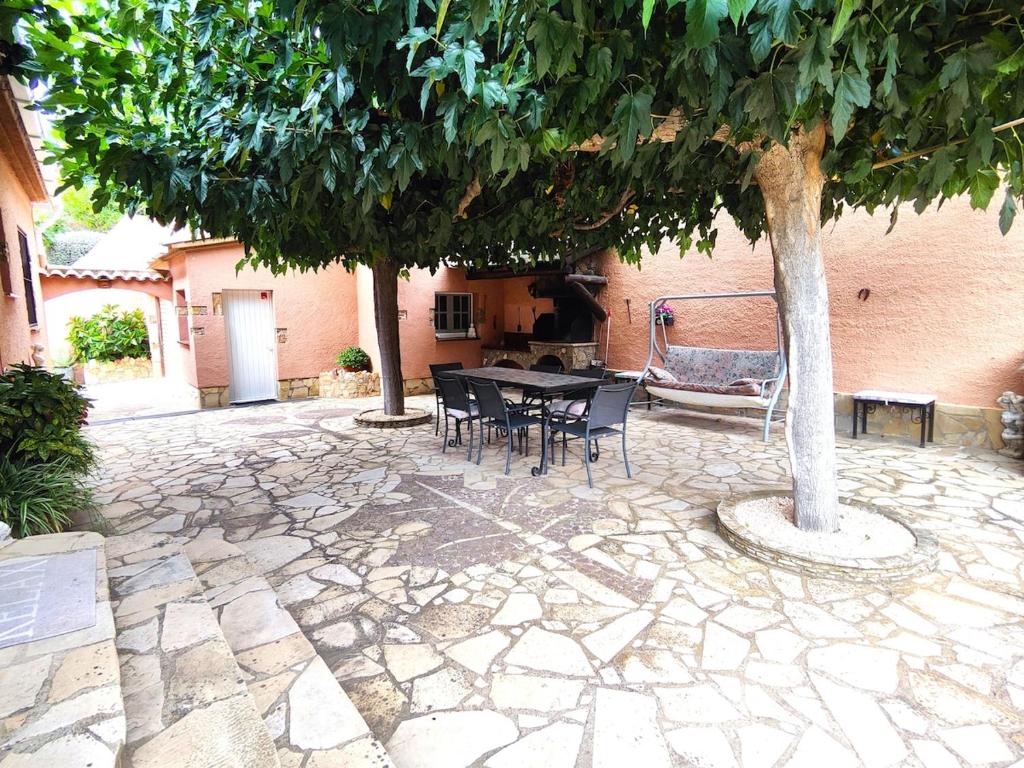 Beautiful villa with a pool - 5