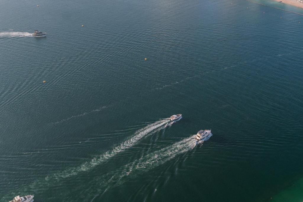 CitiHome - 3BR at Palm View Beachfront, Дубай