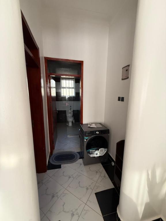 MEEL Apartment, Kira