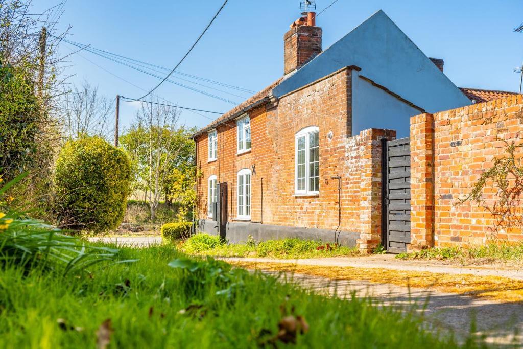 5 Mill Cottage, Yoxford