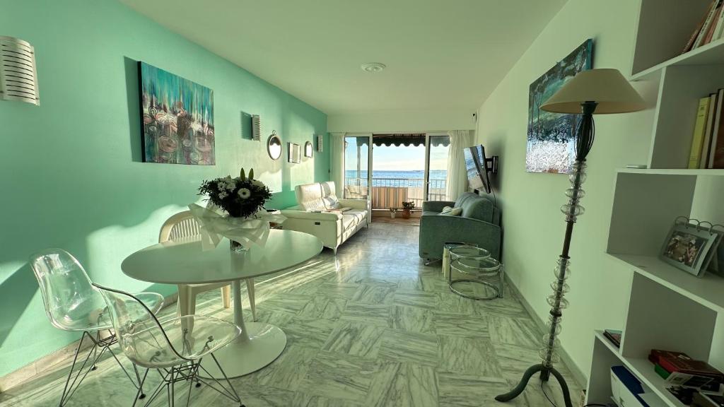 Paradou on the beach, amazing view, 3 beds - 5