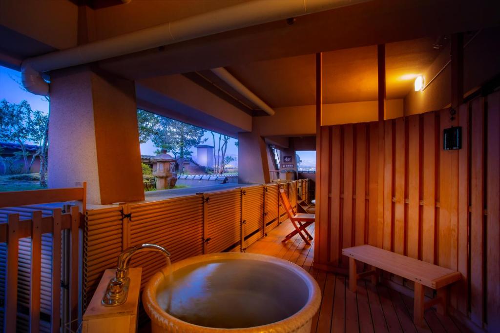 Yuyaruru Saisai, Kanazawa