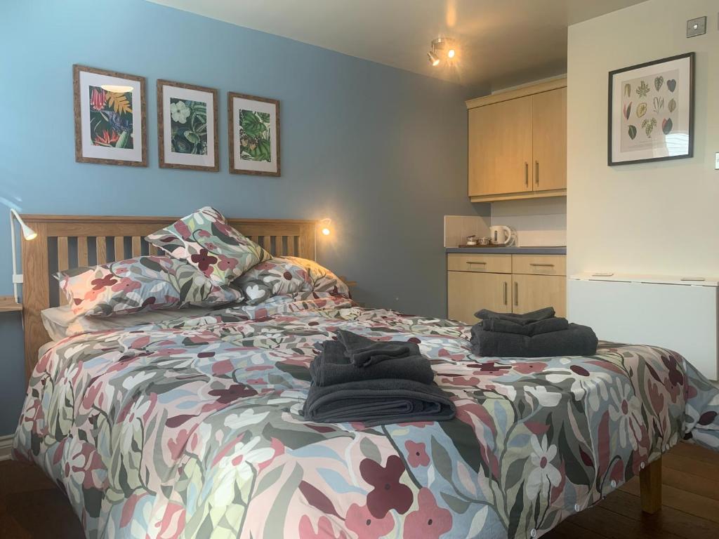 No - 48 Susanna, Stratford-upon-Avon