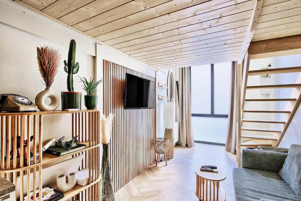 Le Nid Suspendu, Lyon