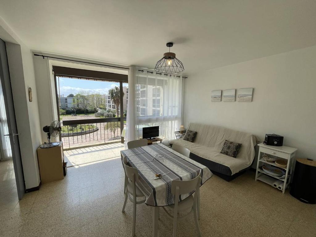 Appartement T3 spacieux, 6 couchages à Saint-Cyprien Plage, proche port et commerces, parking sécurisé - FR-1-106-38 - 2
