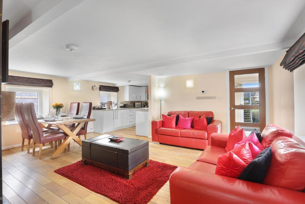 Hayloft Cottage - North East Escapes, Bamburgh