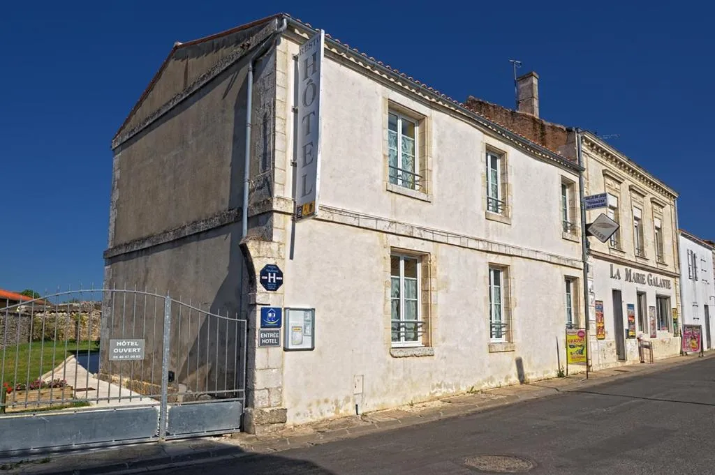 Hôtel Bar Restaurant La Marie Galante，位于奥雷龙圣乔治的酒店