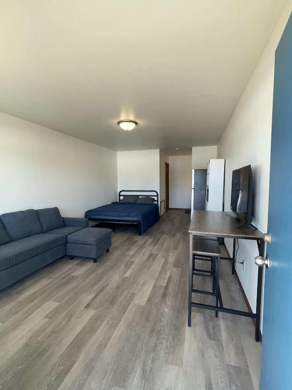 Unit 2 - Stand Rock Studios, Wisconsin Dells