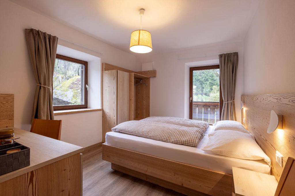 SAN PIETRO DOLOMITI Small Budget Hotel - 1