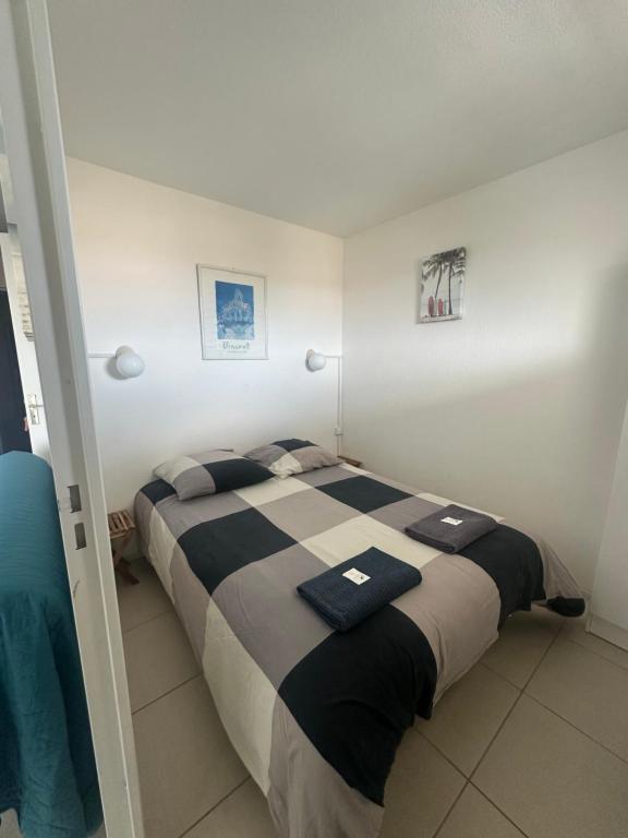 Bleu Marine Apts - 4
