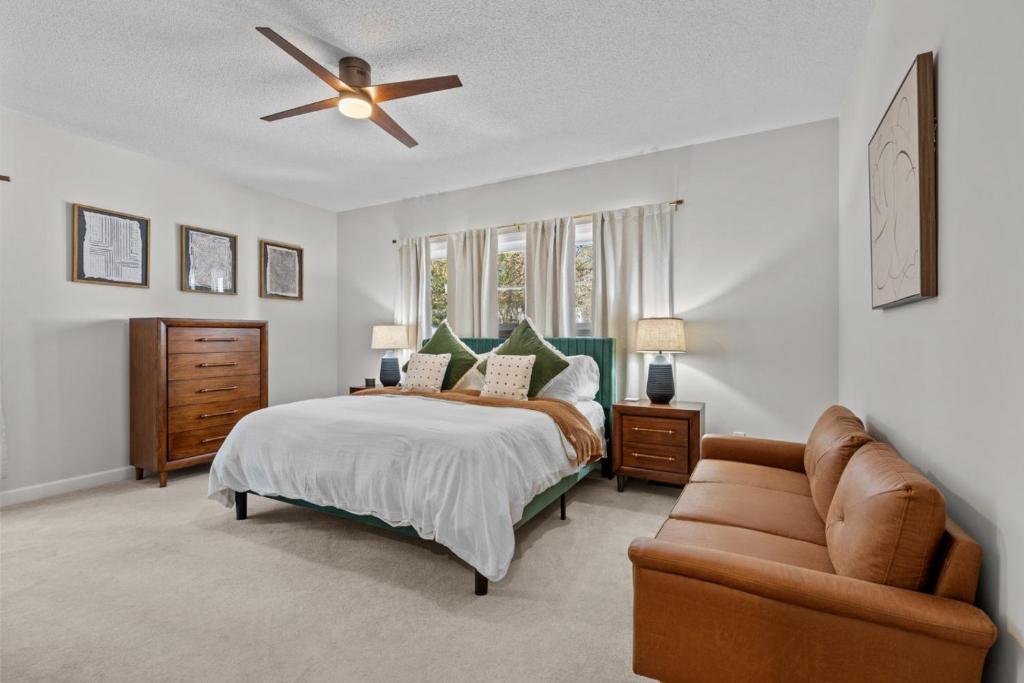 Eagle's Nest - Village of Pinehurst Home with Pool Table and Poker Table, Pinehurst