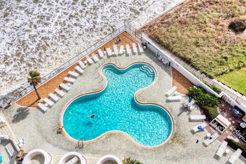 Paradise on the beach with pool, Daytona Beach