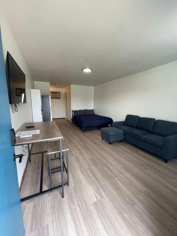 Unit 10 - Stand Rock Studios, Wisconsin Dells