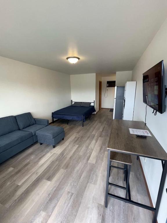 Unit 4 - Stand Rock Studios, Wisconsin Dells