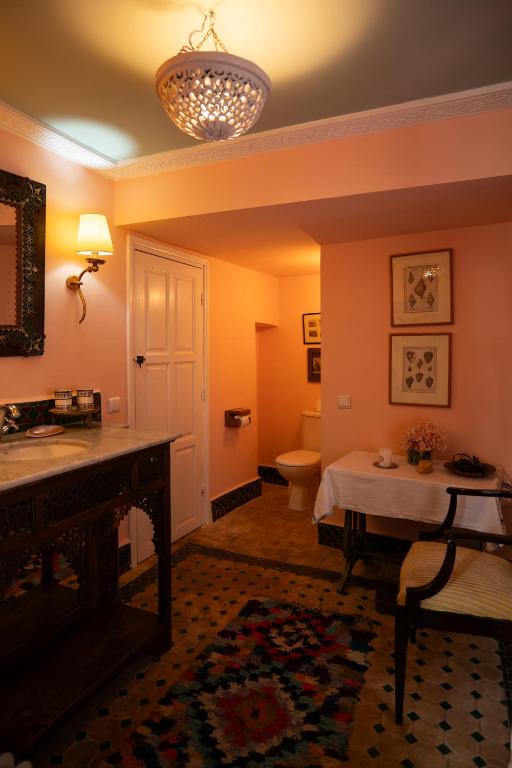 Bathroom, Aux 3 Portes in Tangier