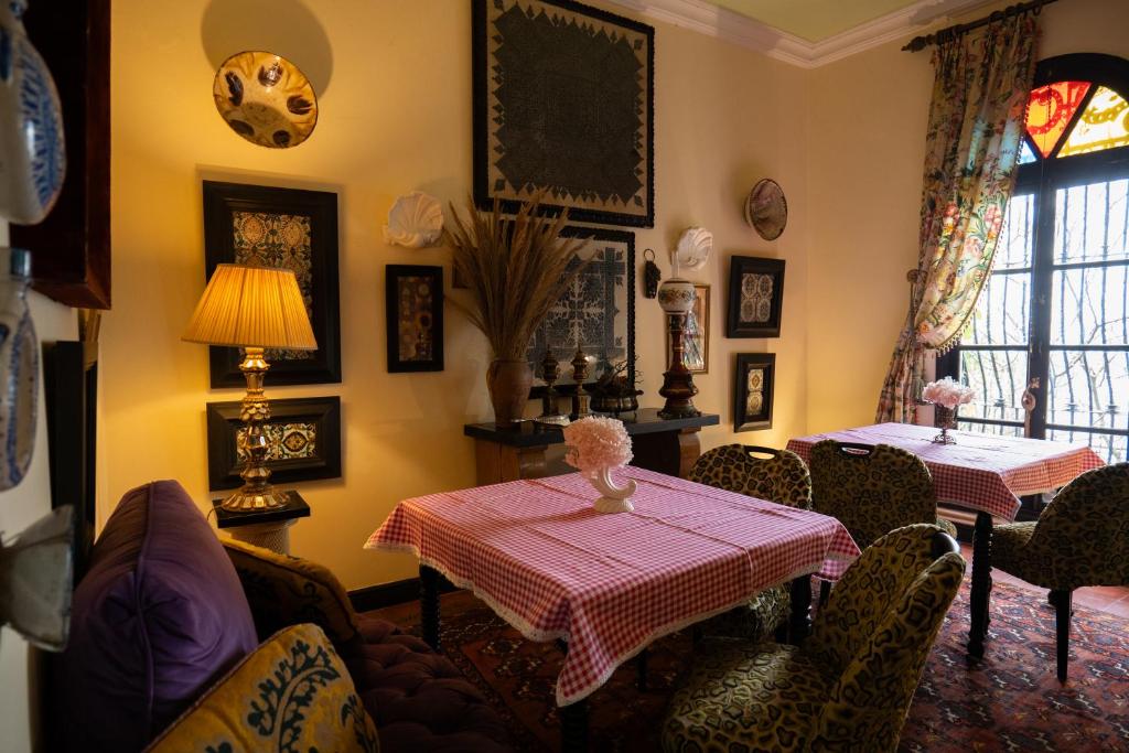 Restaurant, Aux 3 Portes in Tangier