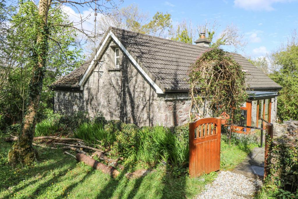 Dun na Ron, Oughterard