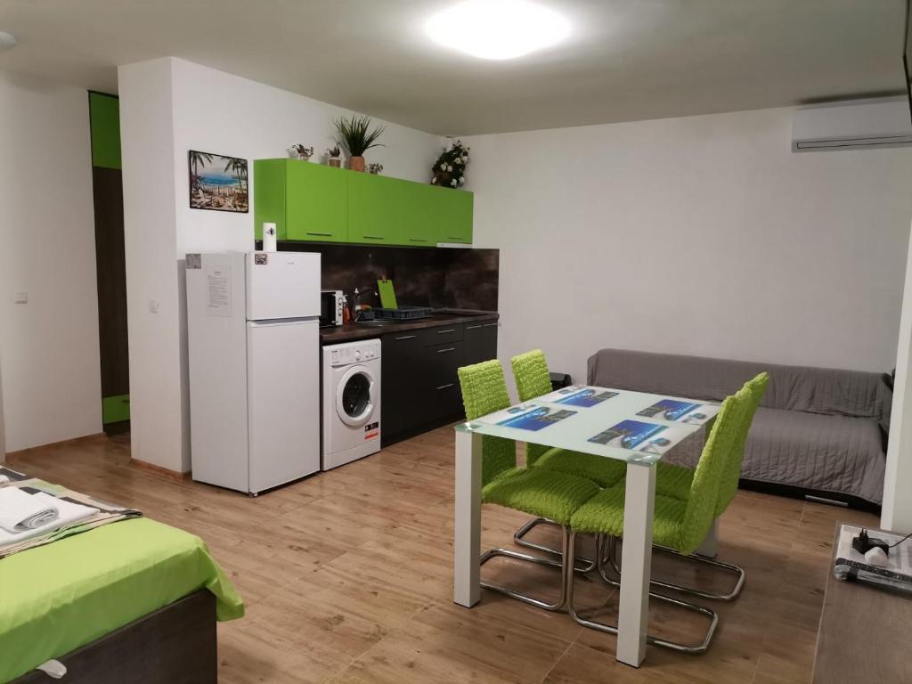 Path ways to the Sea -Пътека към морето, Primorsko