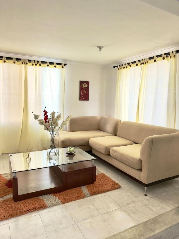 Casa Acogedora y Amoblada - 1