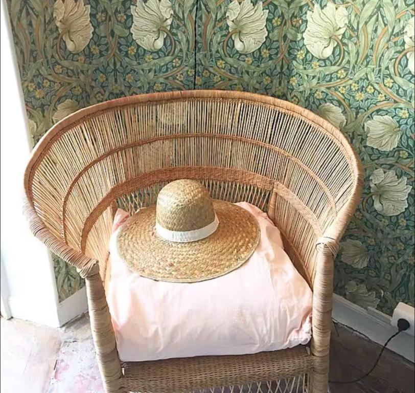 Charming French Apartment in central Cannes, Balcony, AC, 5min walk to beach - 1