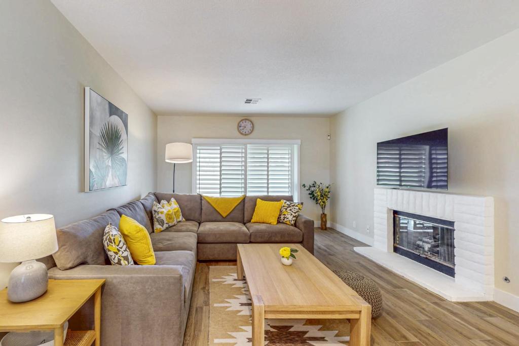 Golden Fairway, Palm Desert