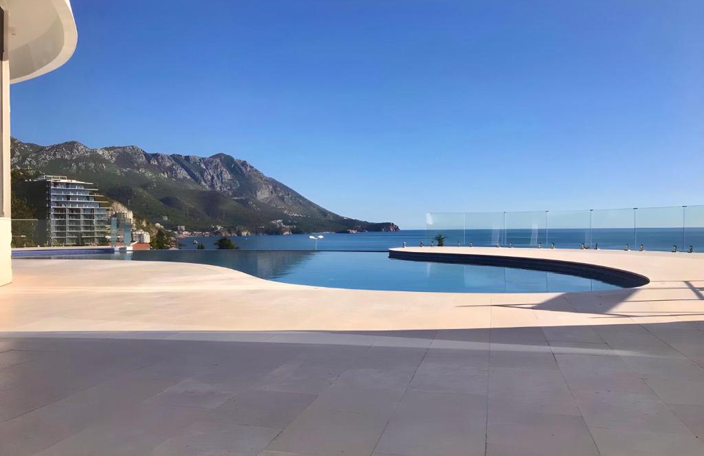 Luxe Beachfront Stay in Bečići with Pool - 4