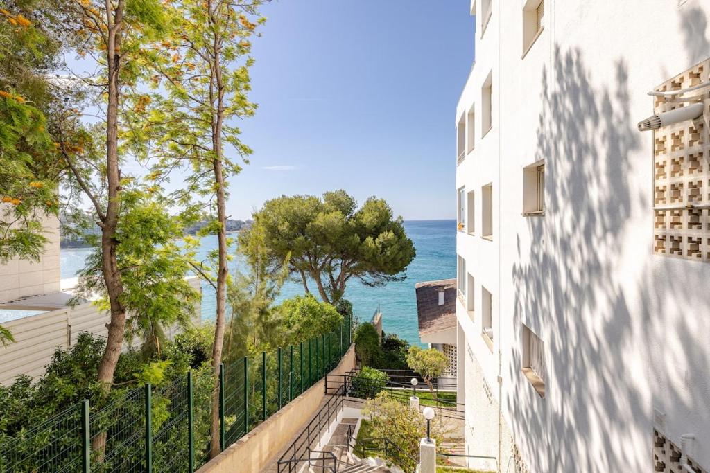 Apartmento en Primera línea de Mar, vistas al Mar y Piscina - 4