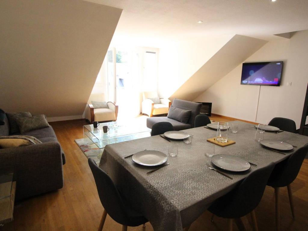 Élégant T3 Duplex avec Ascenseur à Luchon, Parking et Wifi - FR-1-313-242 - 1
