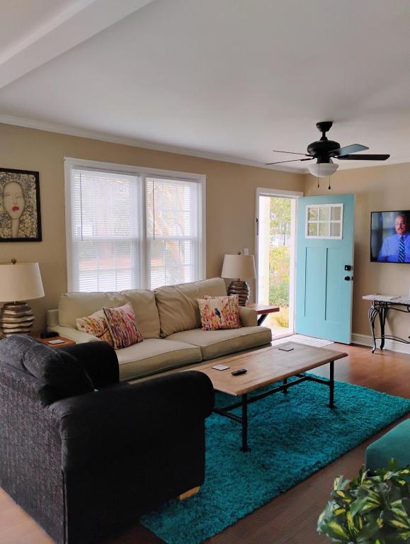 Charming, Cozy Cottage Near Downtown New Bern, New Bern