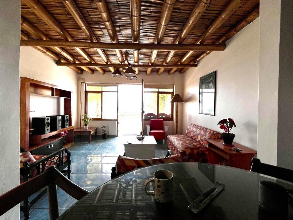 Playa El Silencio House Facing the Sea - 4
