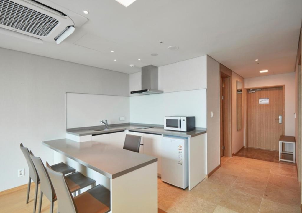 Kitchen, Kumho Jeju Resort in Jeju