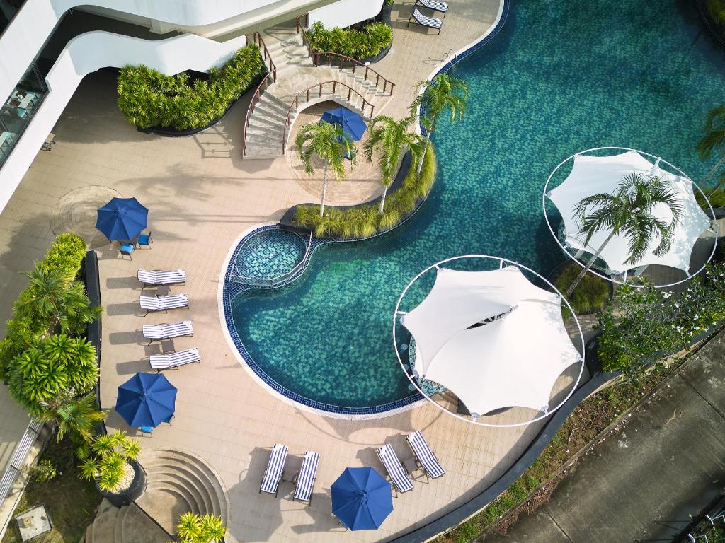 สระว่ายน้ำ