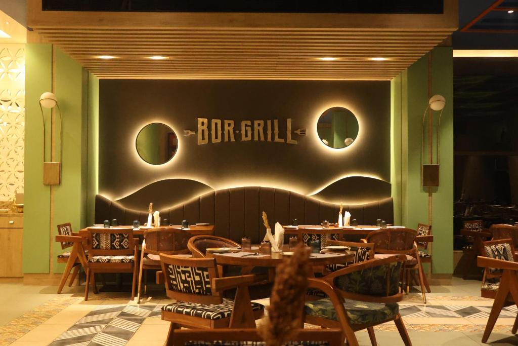 Restaurant, Hotel Four Natives in Tinsukia