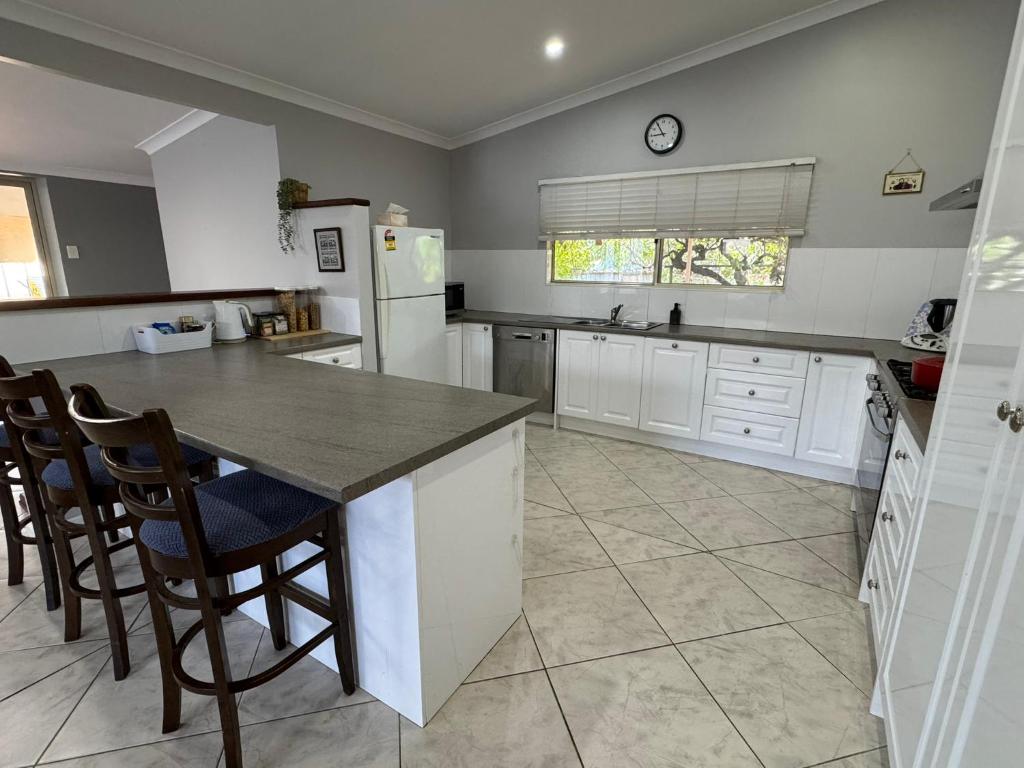 House on French, Spacious Family and Work Retreat, Merredin