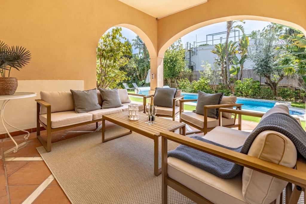 Luxury Villa, Heated pool, Next to the beach - 2