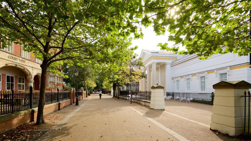 Leafy New Walk and Museum Views, Leicester