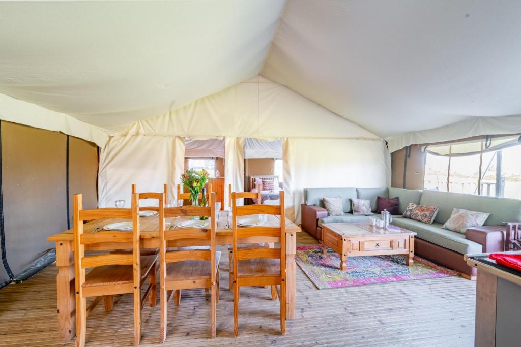 Swift - Sweffling Hall, Rendham